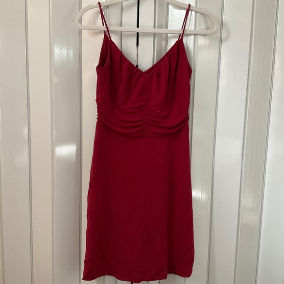 Ann Taylor LOFT Red Dress Says 4P, but I wear 2P, and this is snug on me - Picture 1 of 1